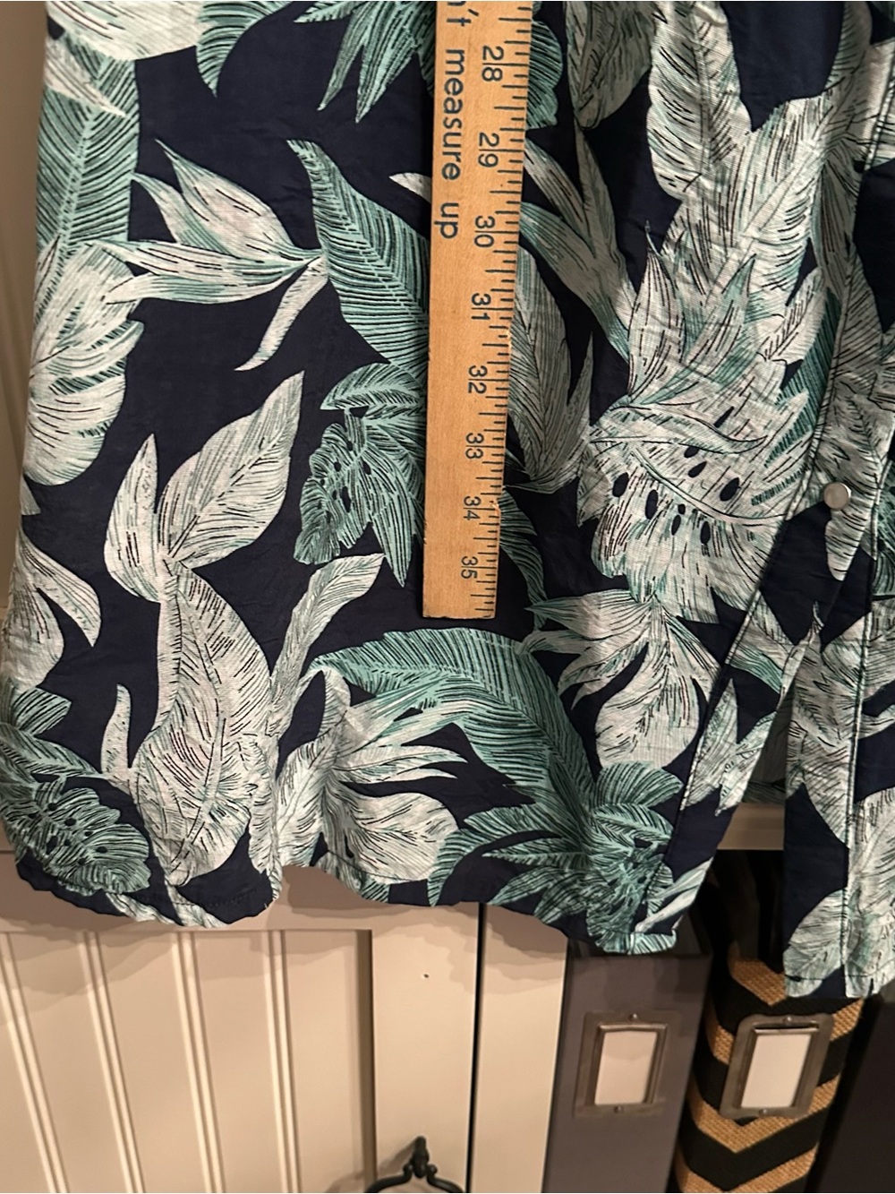 Tropical Leaf Snap-Front Sleep Shirt Dress in Navy & Teal Size L - Picture 5 of 7